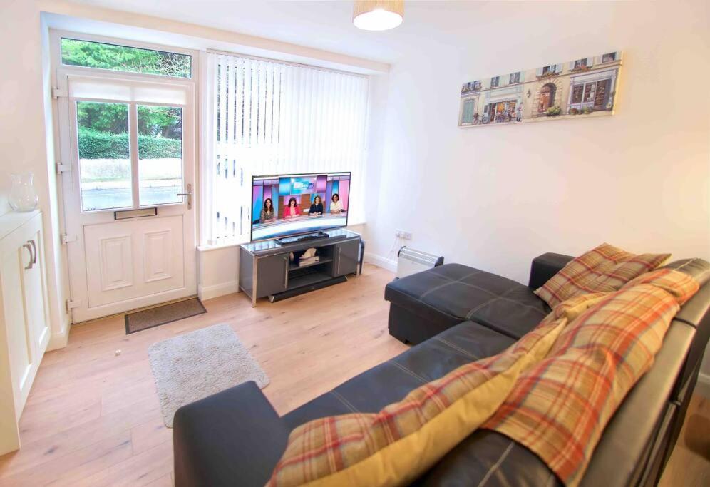 Apartment Newly Refurbished Flat, 1 Min From Galgorm *